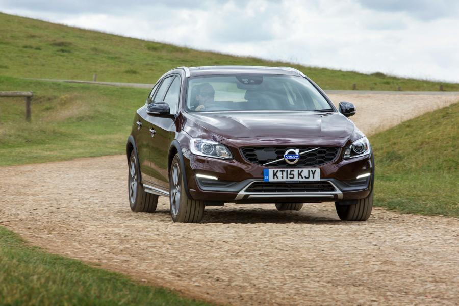  Volvo V60 D3 Cross Country 2015 года  (UK) (фото 20 из 22)